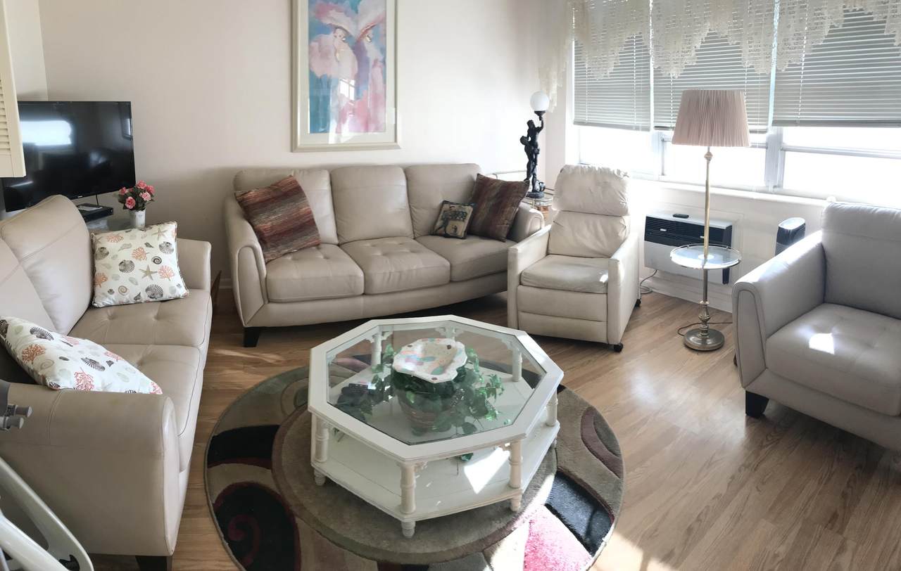 211 Farnham I - Photo 1