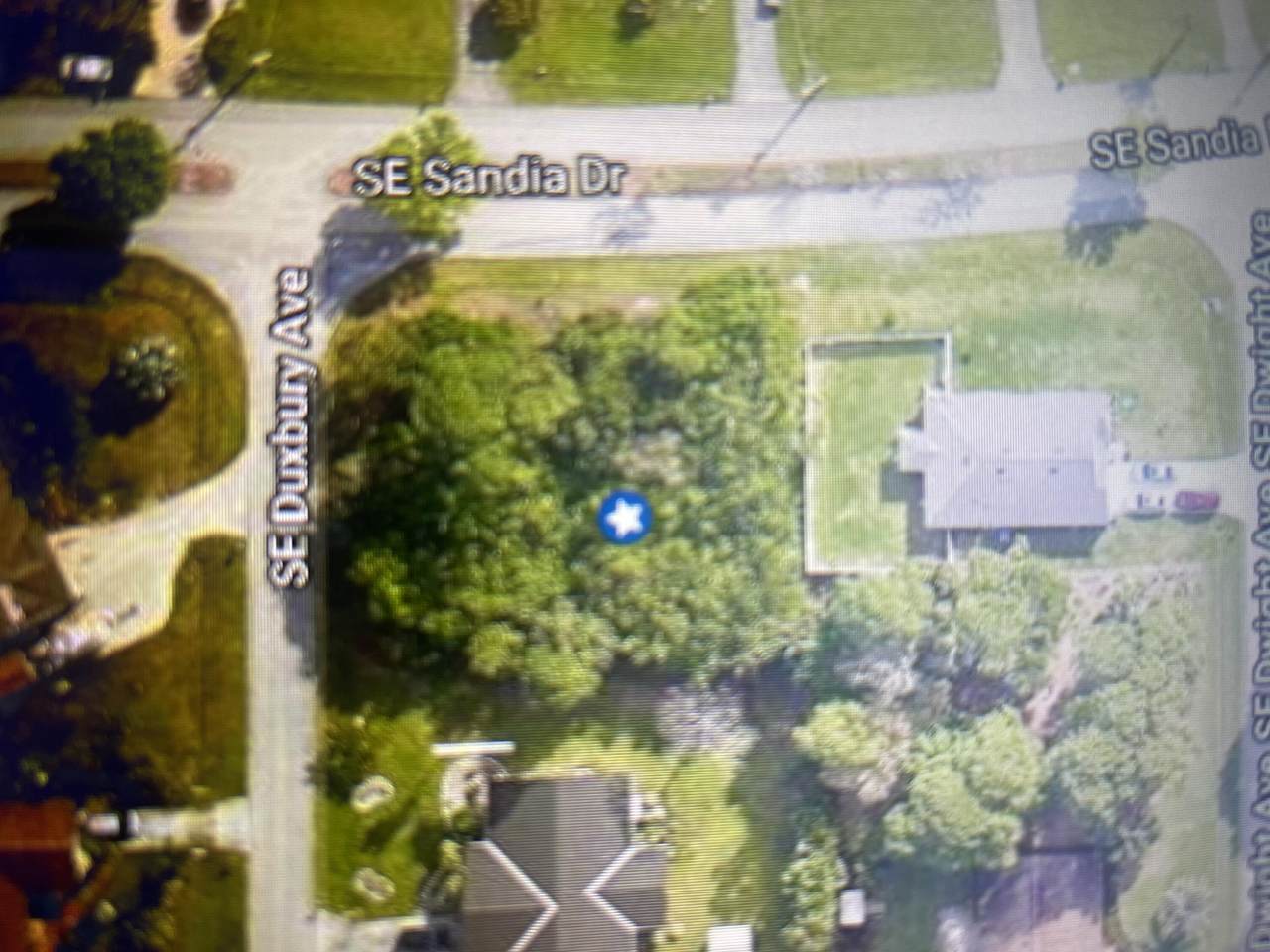256 Duxbury Avenue - Photo 1