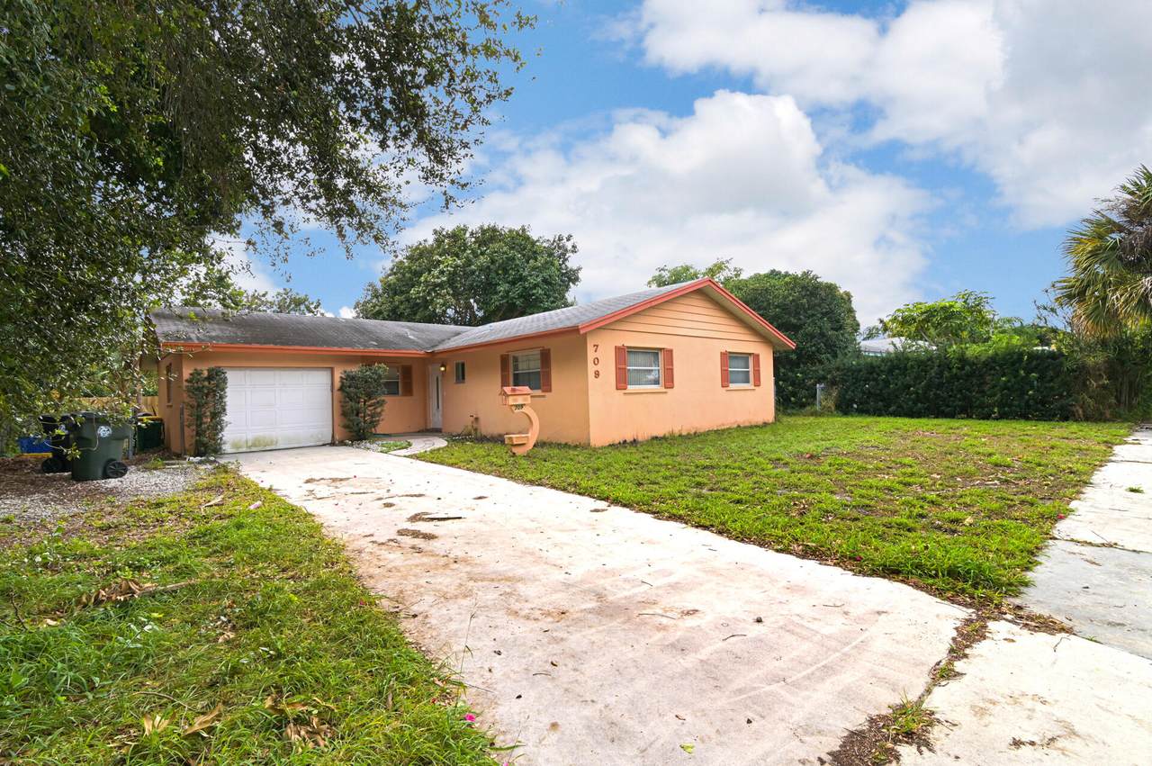 709 18th Avenue - Photo 1