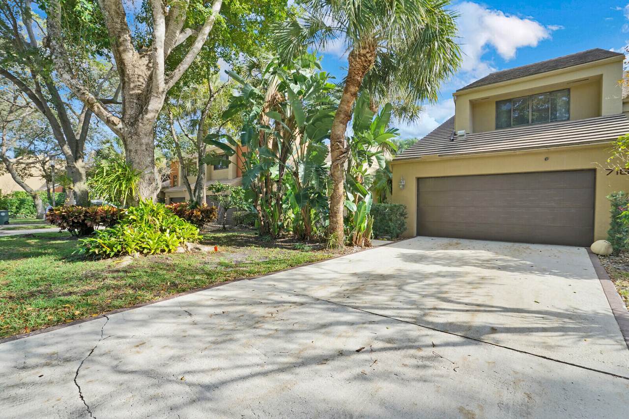 716 Saint Albans Drive - Photo 1