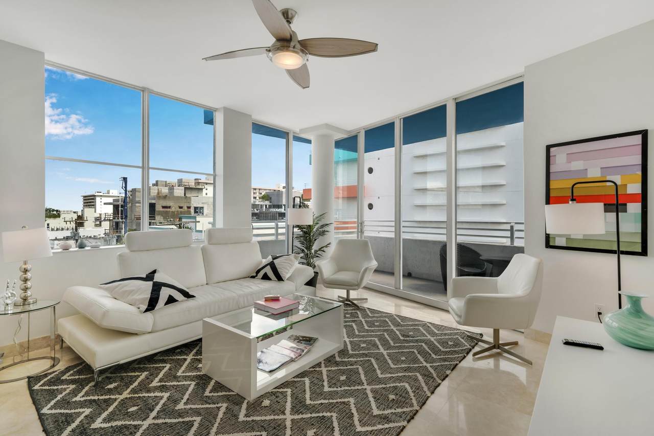 225 Collins Avenue - Photo 1