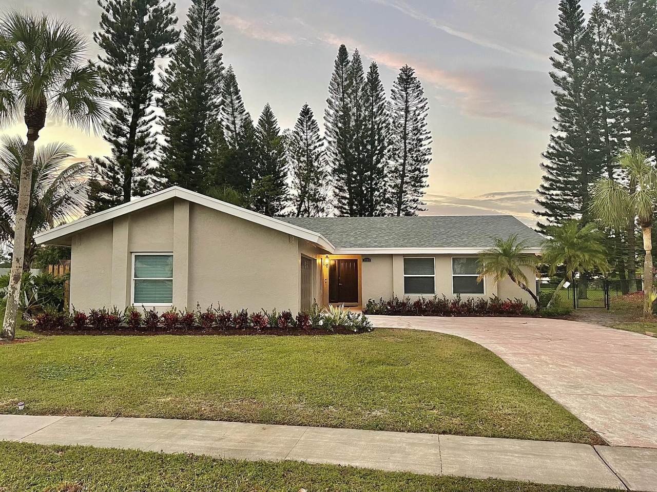 1799 Shower Tree Way - Photo 1