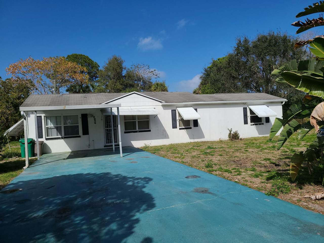 4006 Avenue O - Photo 1