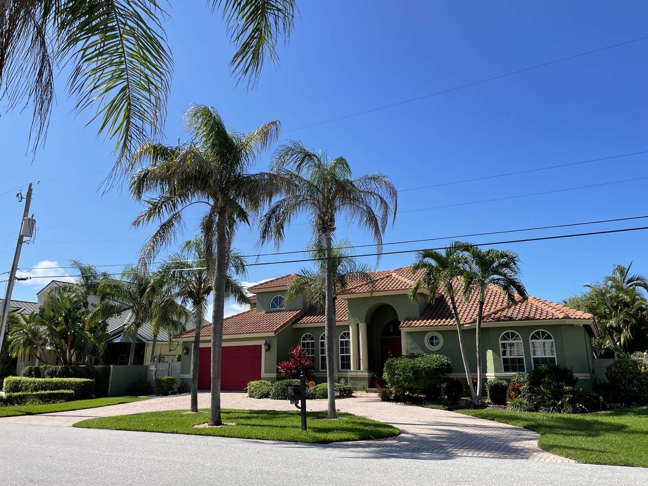 937 Iris Drive - Photo 1