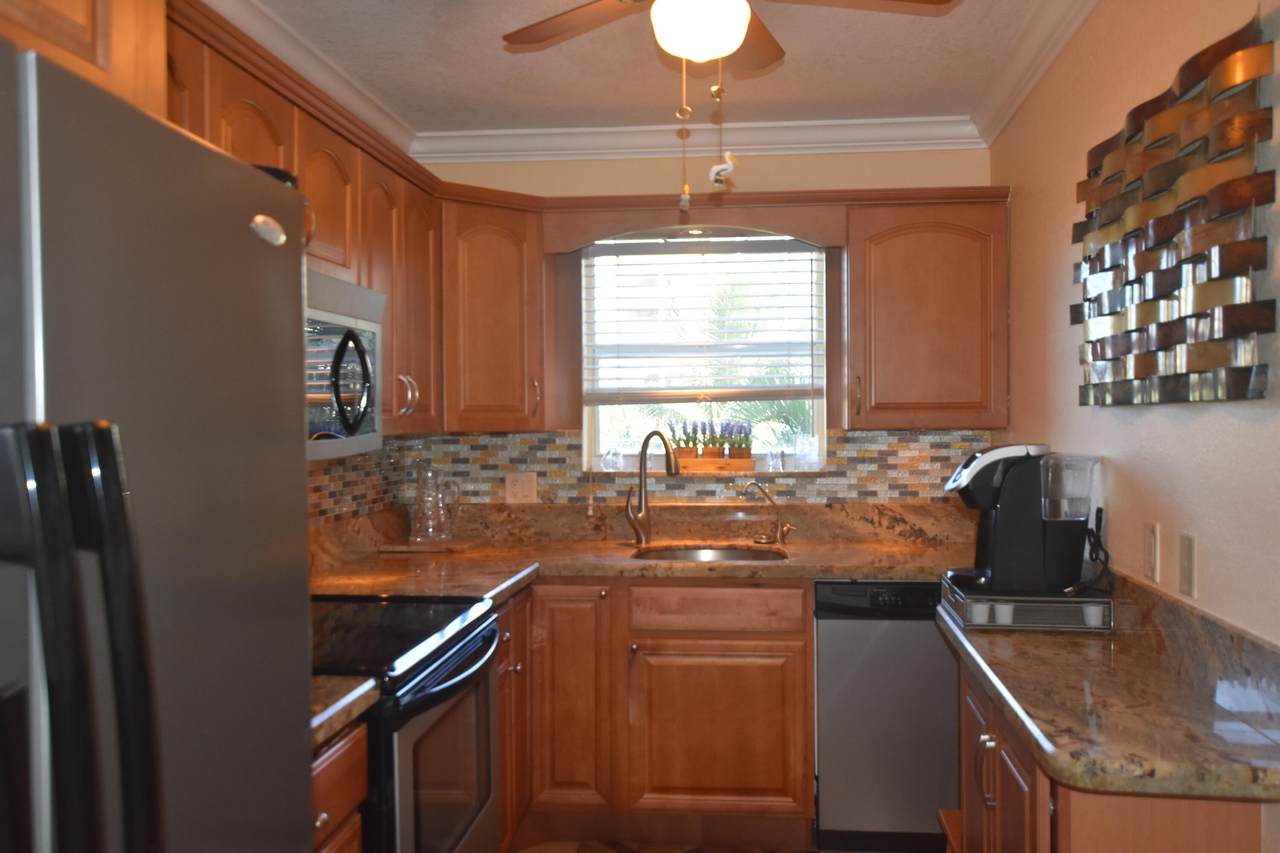 2731 14th Street Causeway - Photo 1
