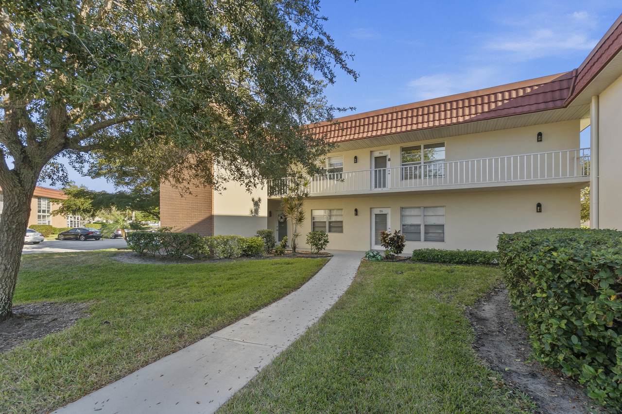 75 Royal Oak Court - Photo 1
