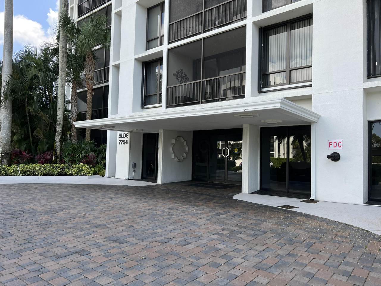 7754 Lakeside Boulevard - Photo 1