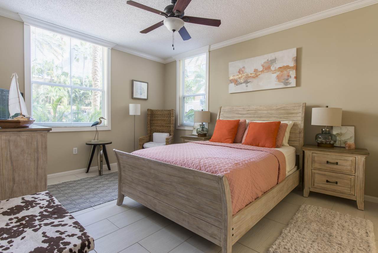 720 Sapodilla Avenue - Photo 1