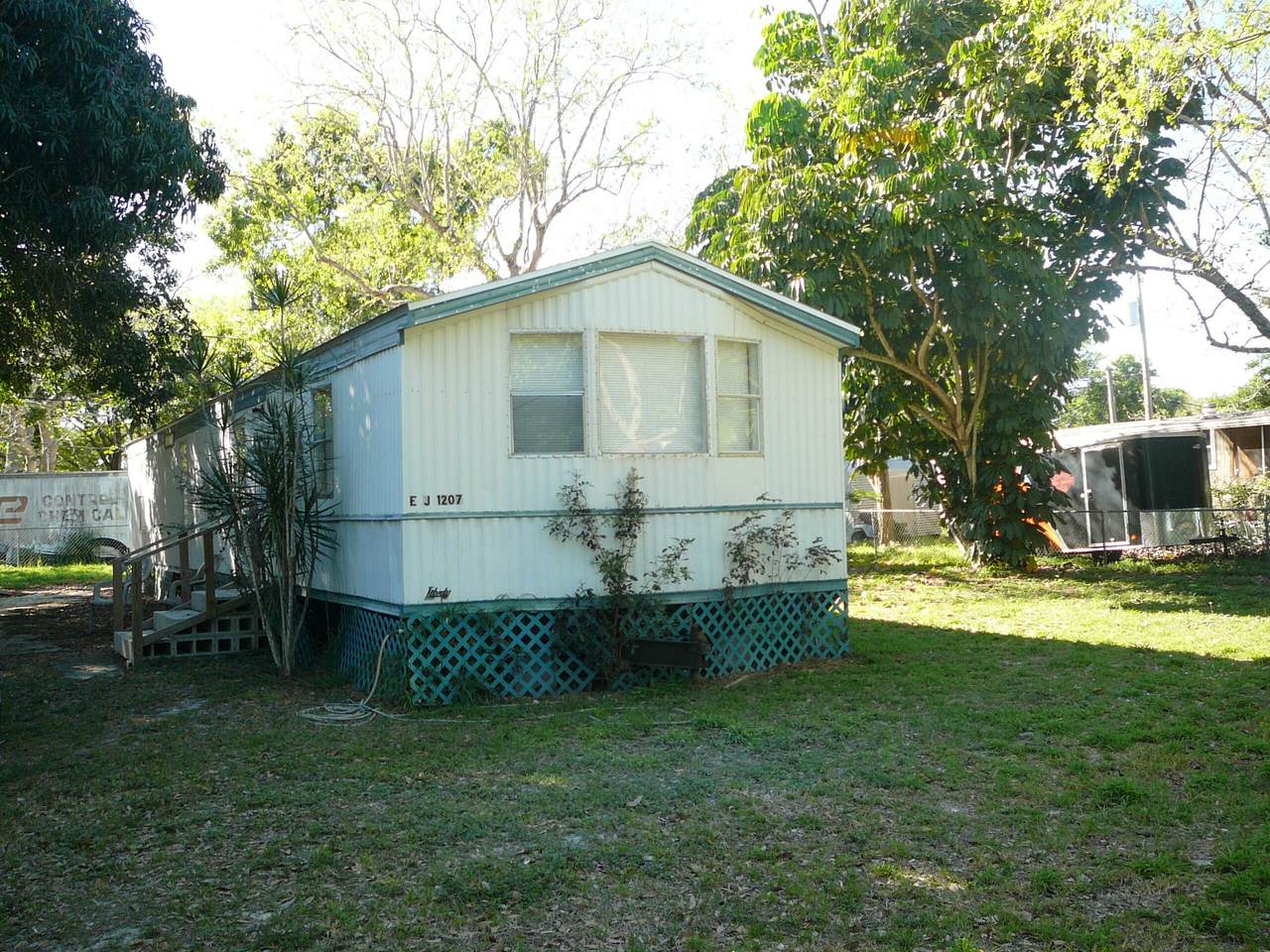 1207 Joy E Lane - Photo 1