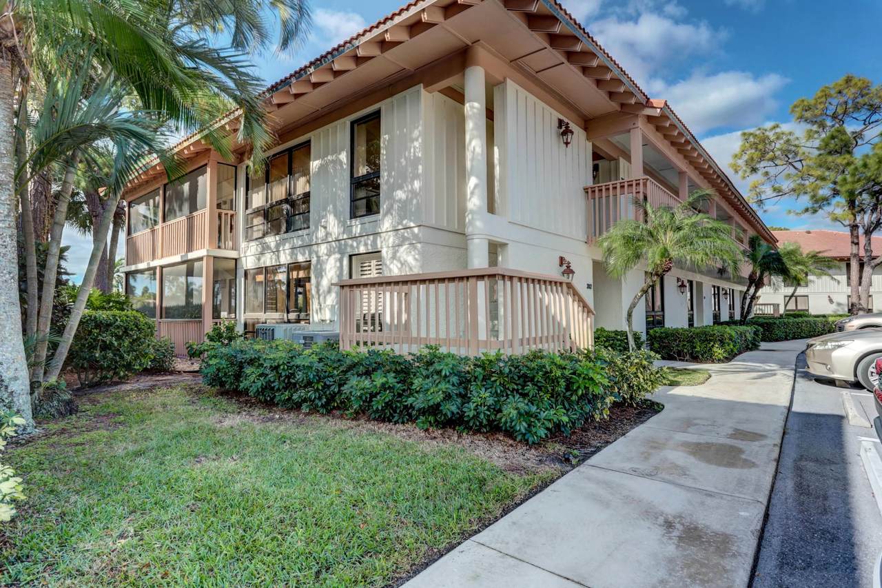 318 Brackenwood Circle - Photo 1
