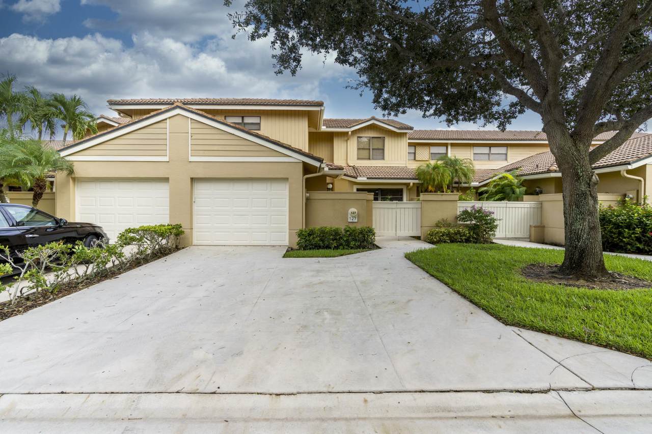 527 Prestwick Circle - Photo 1