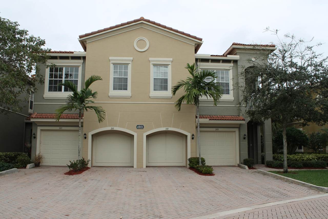 4921 Bonsai Circle - Photo 1