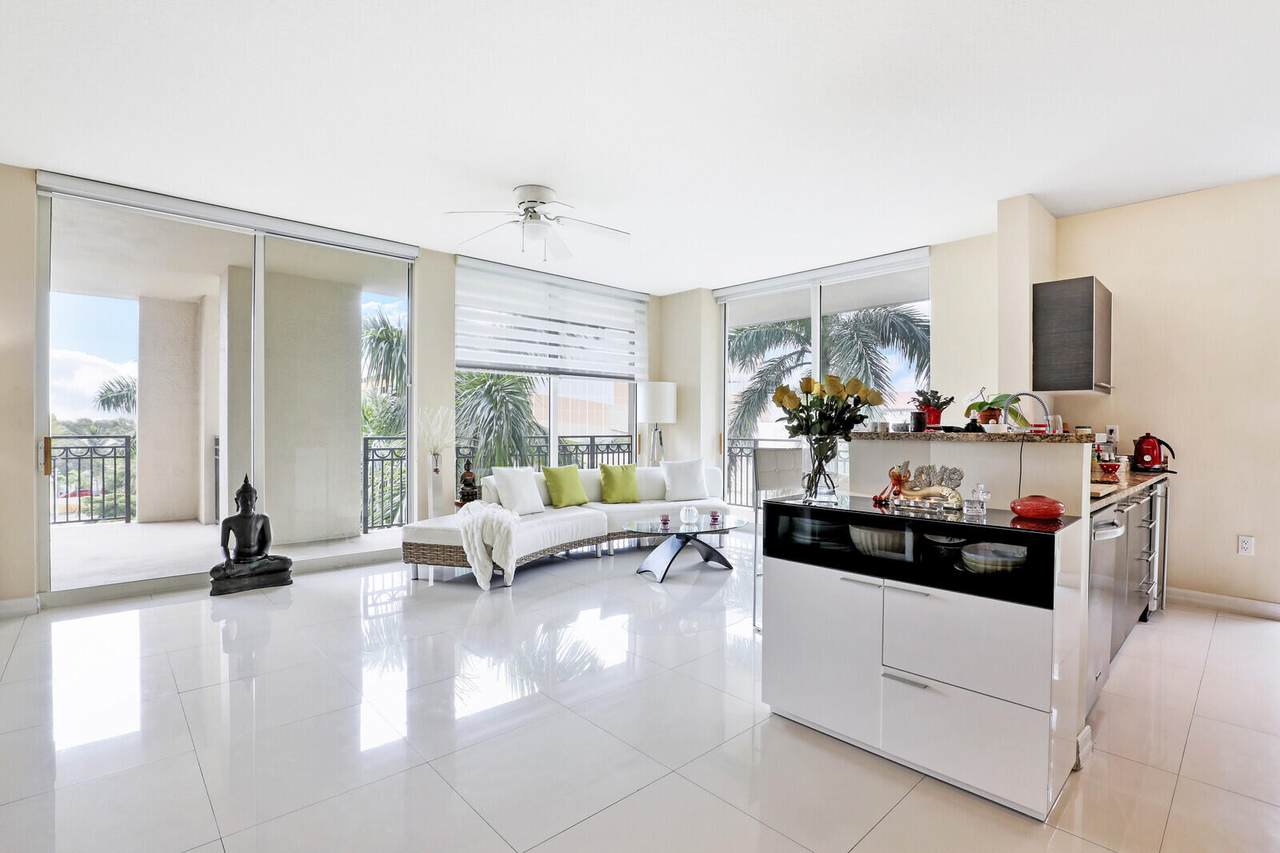 550 Okeechobee Boulevard - Photo 1