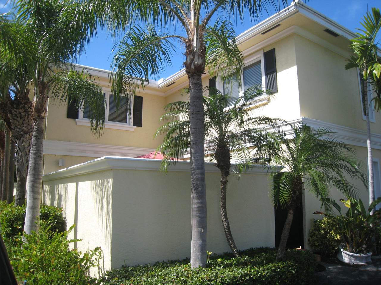 1010 8 Avenue - Photo 1