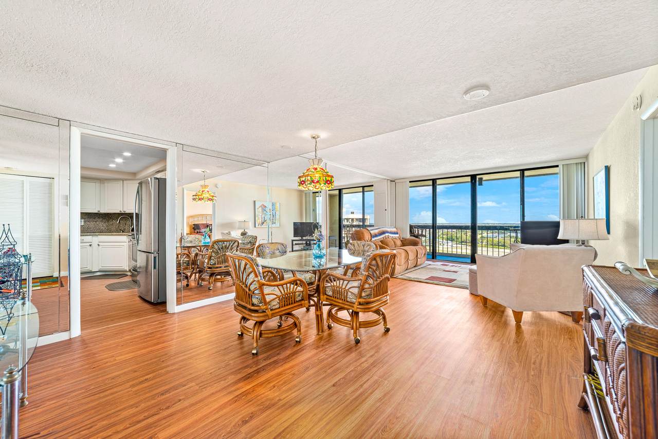 2425 Presidential Way - Photo 1