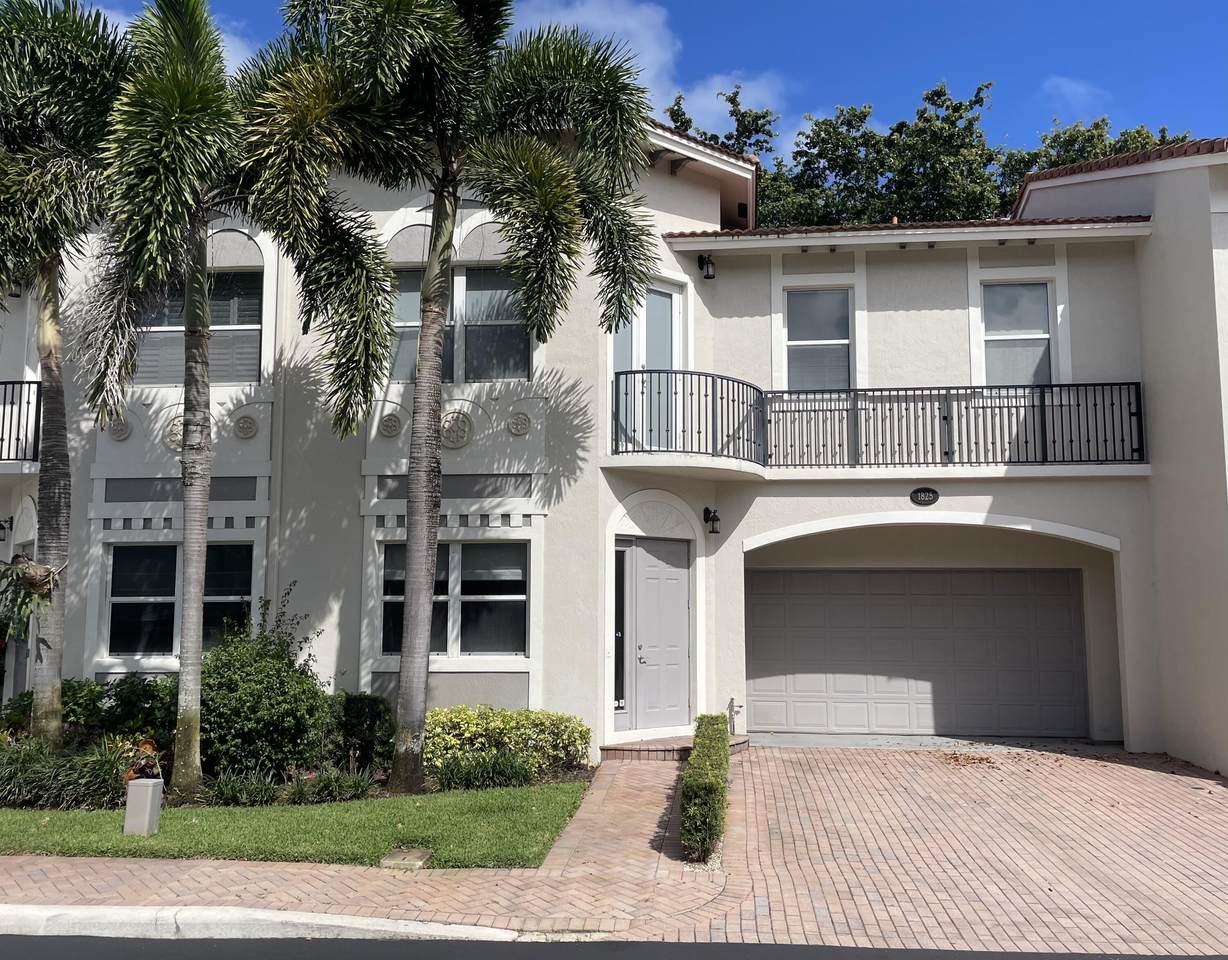1825 Highland Grove Drive - Photo 1