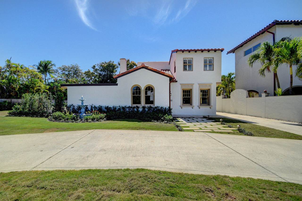 326 Lakewood Road - Photo 1