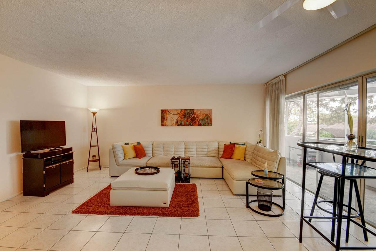 4 Greenway Village - Photo 1