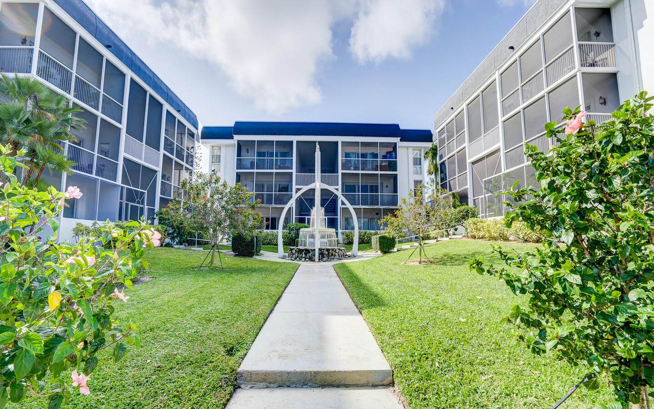 630 Ocean Boulevard - Photo 1