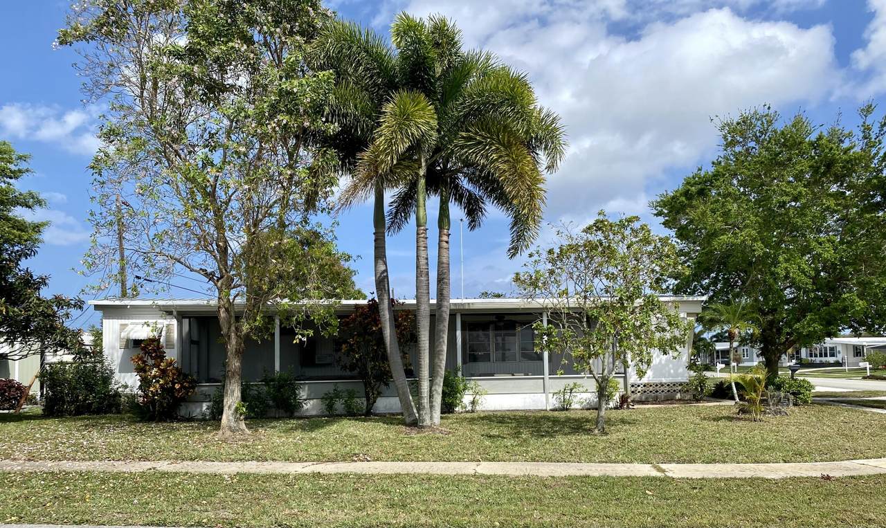 4261 Meadowview Drive - Photo 1
