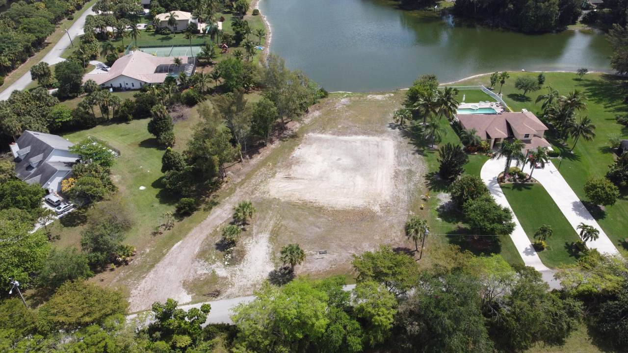 344 Westwood Circle - Photo 1