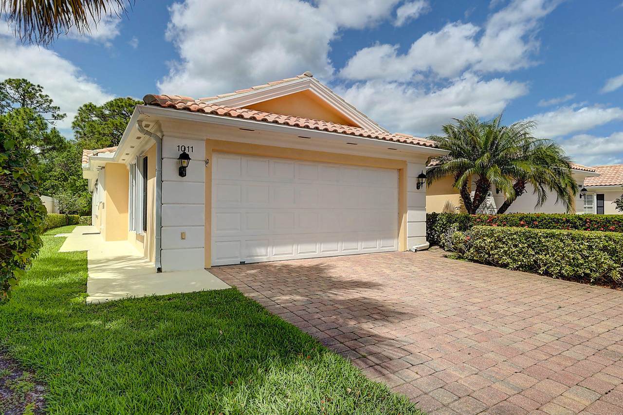 1011 Tamarrow Place - Photo 1