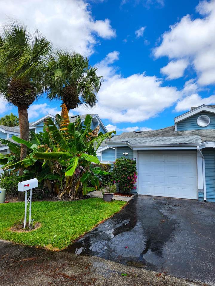 3853 Island Club Circle - Photo 1