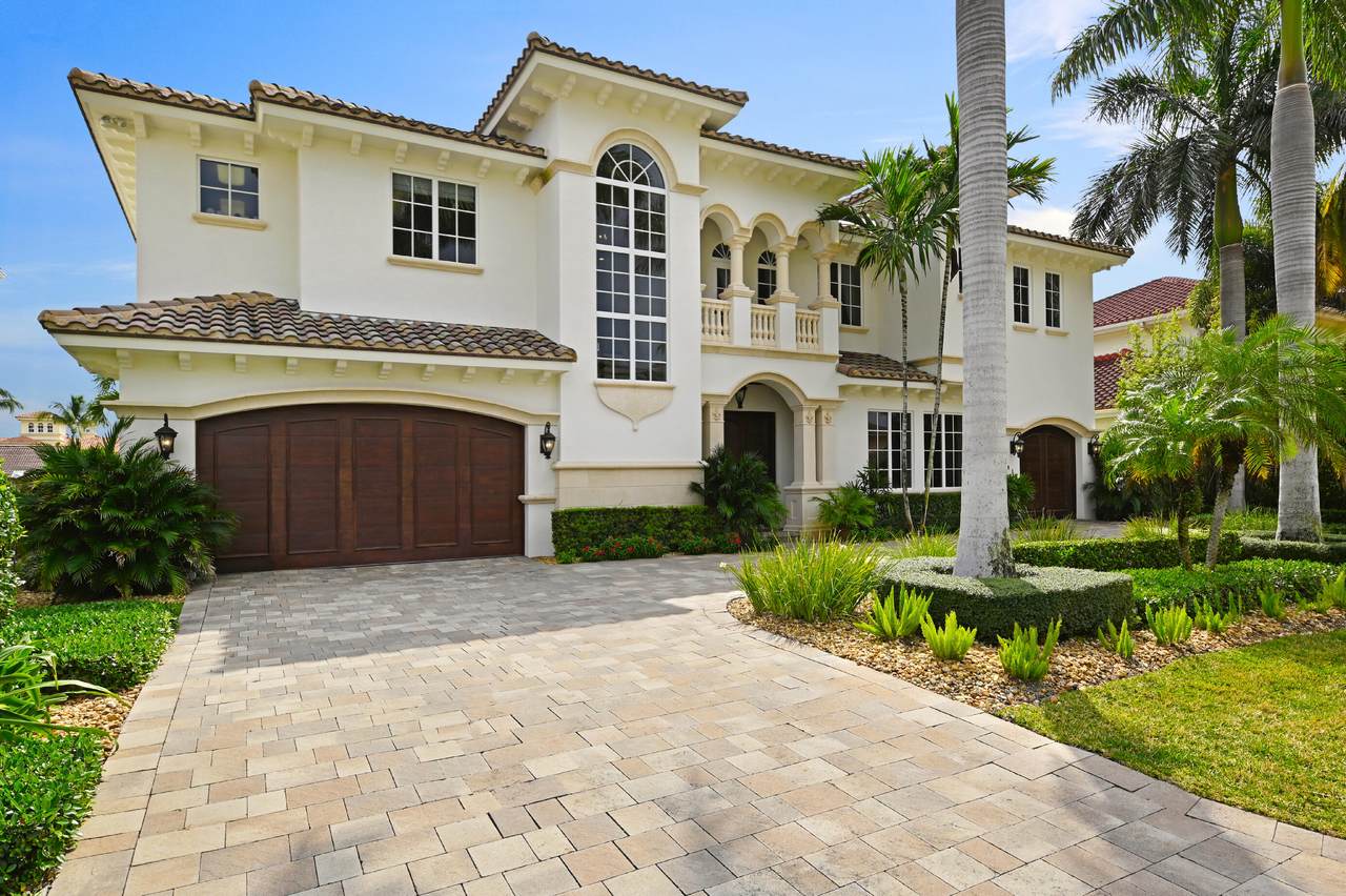 936 Hyacinth Drive - Photo 1