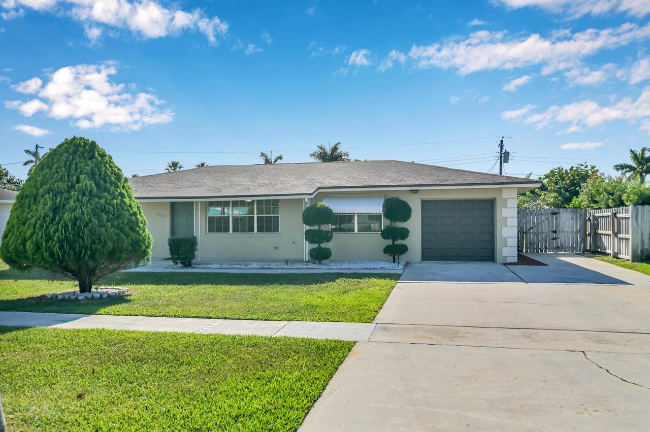 425 Davis Road - Photo 1