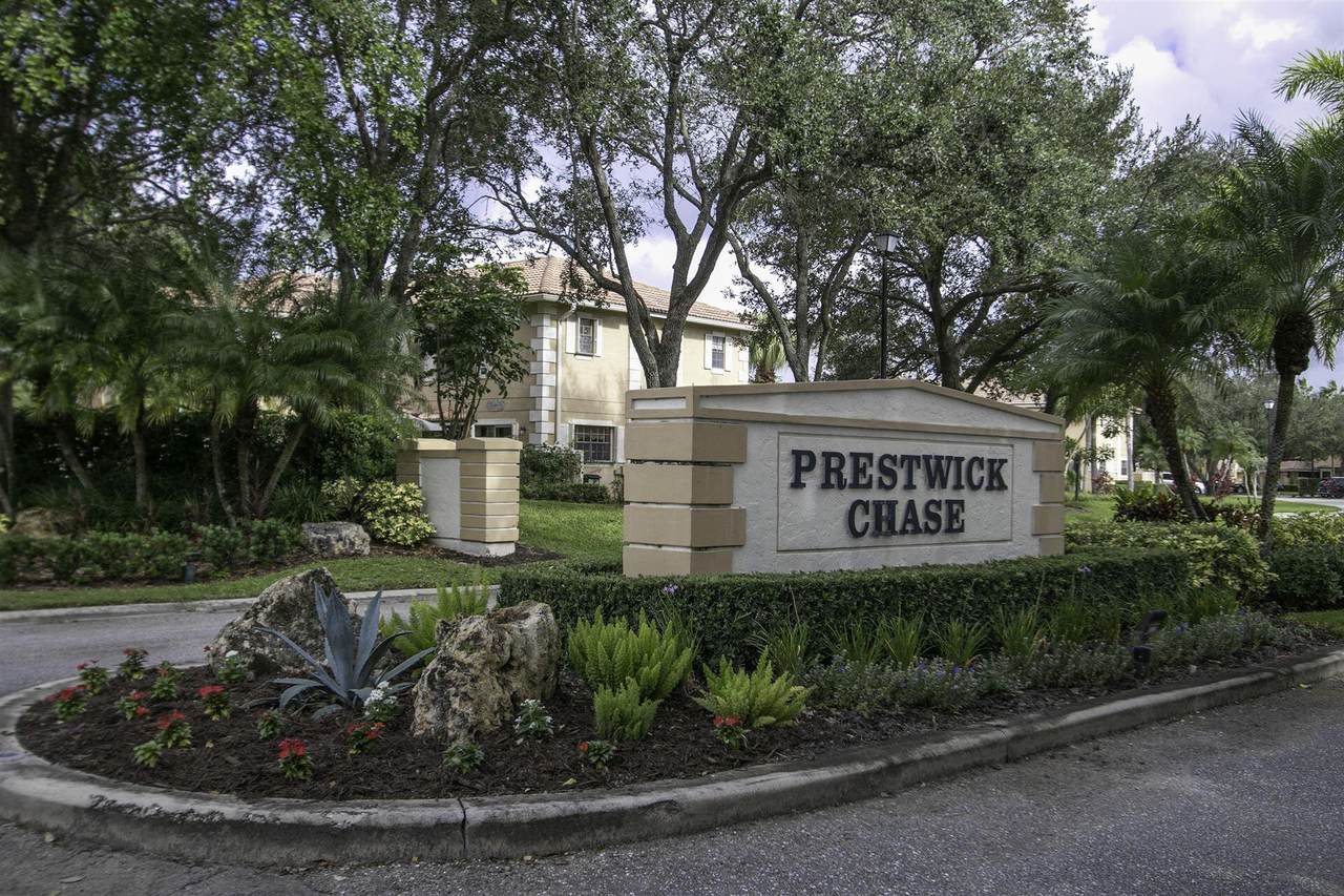 359 Prestwick Circle - Photo 1