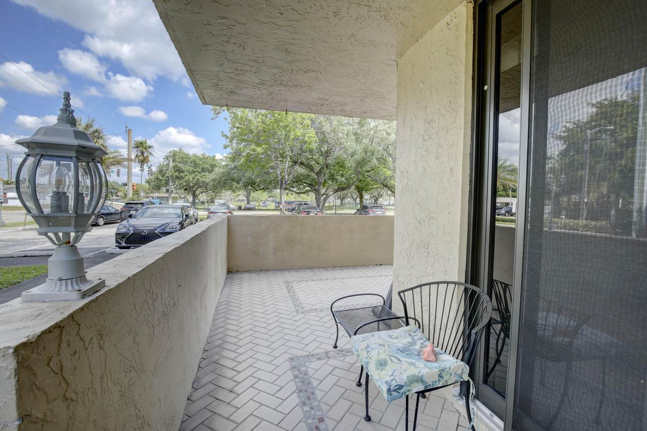 901 Hillcrest Drive - Photo 1