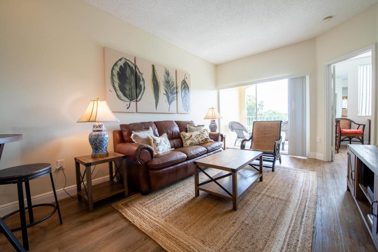 2080 Greenview Shores Boulevard - Photo 1