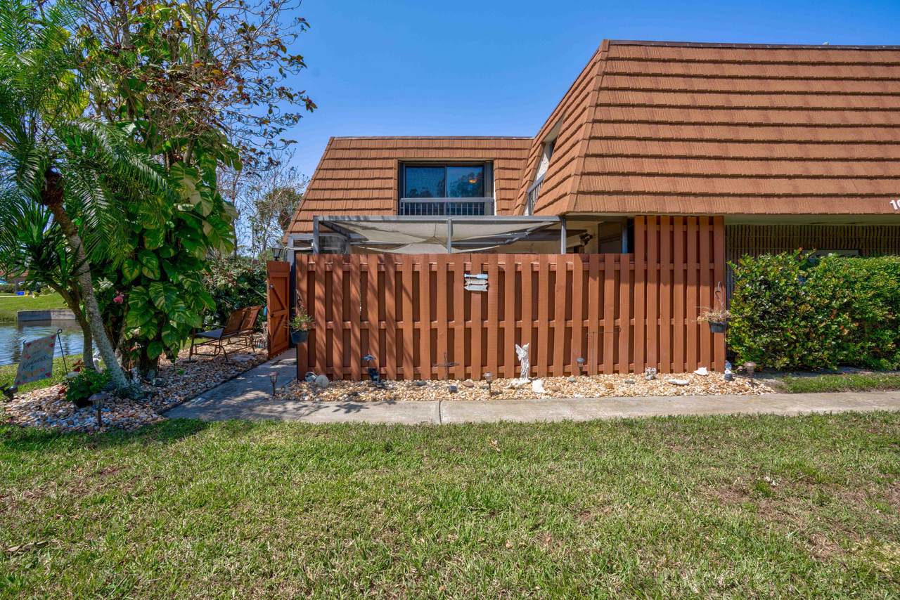 825 Center Street - Photo 1