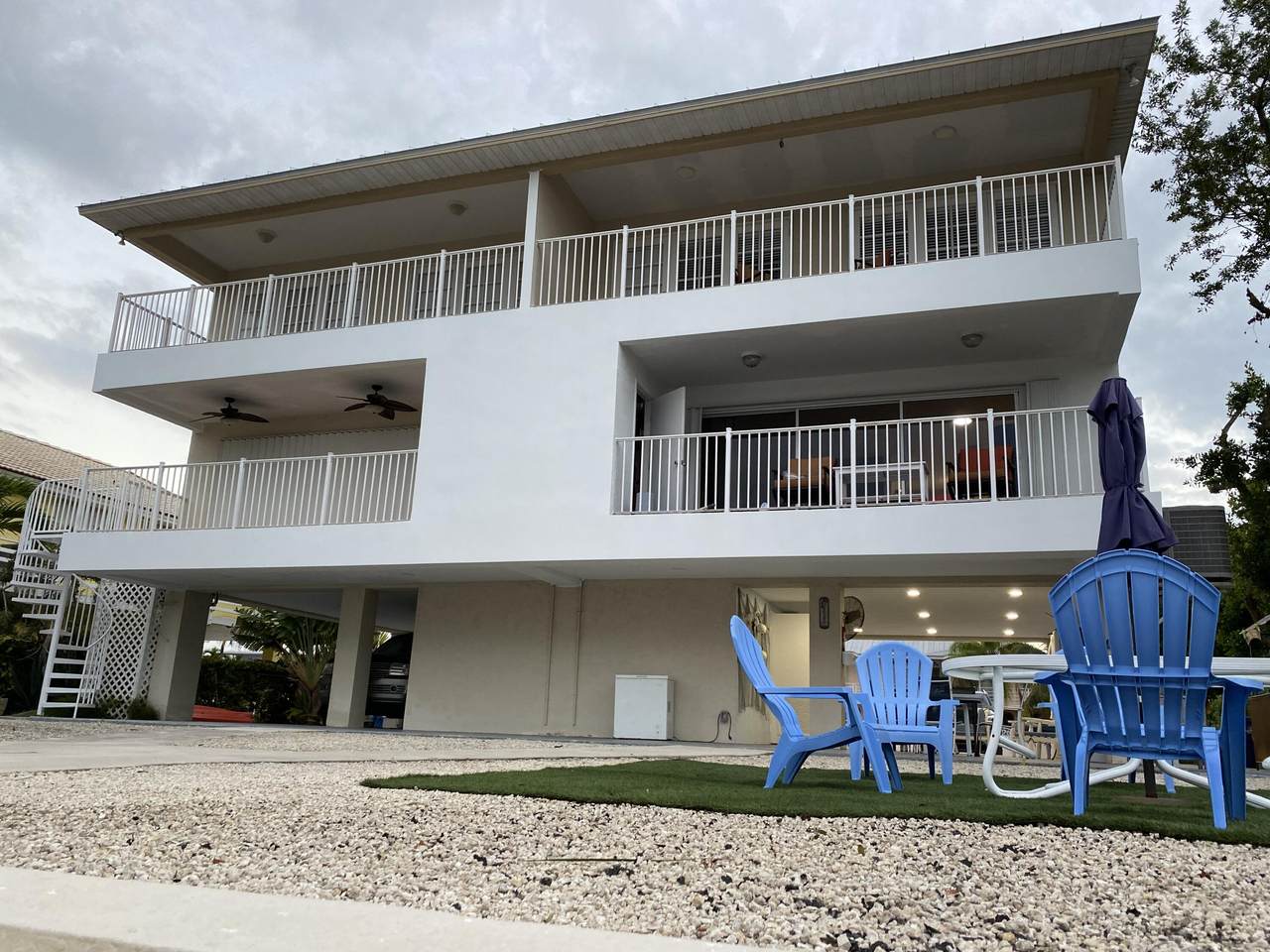 293 St Thomas Avenue - Photo 1