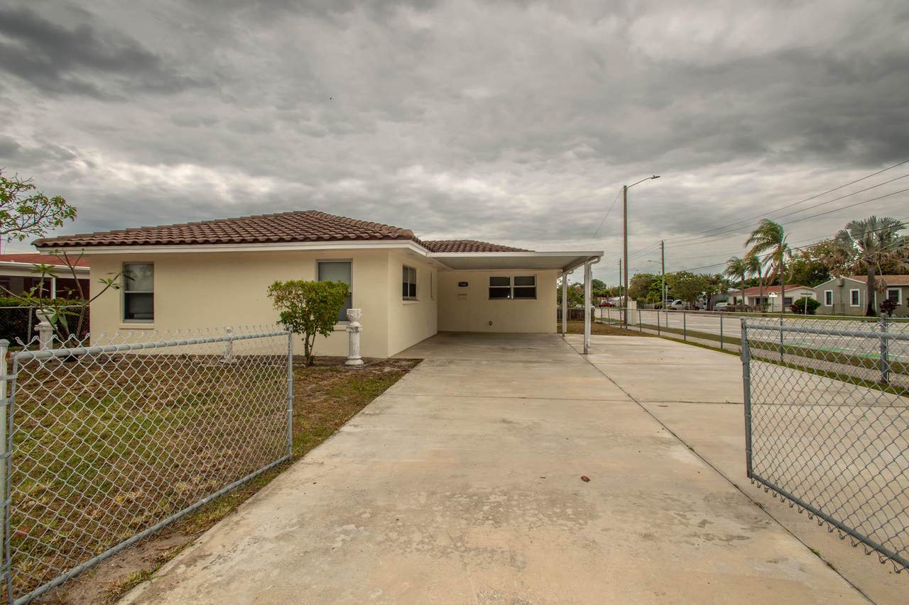 744 Ridgewood Drive - Photo 1