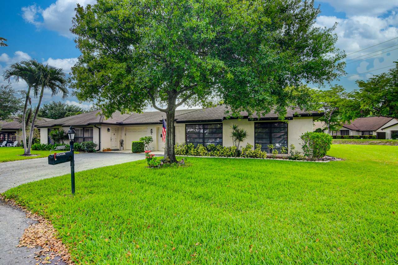 4972 Equestrian Circle - Photo 1