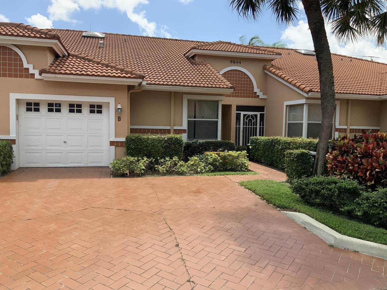 9844 Summerbrook Terrace - Photo 1