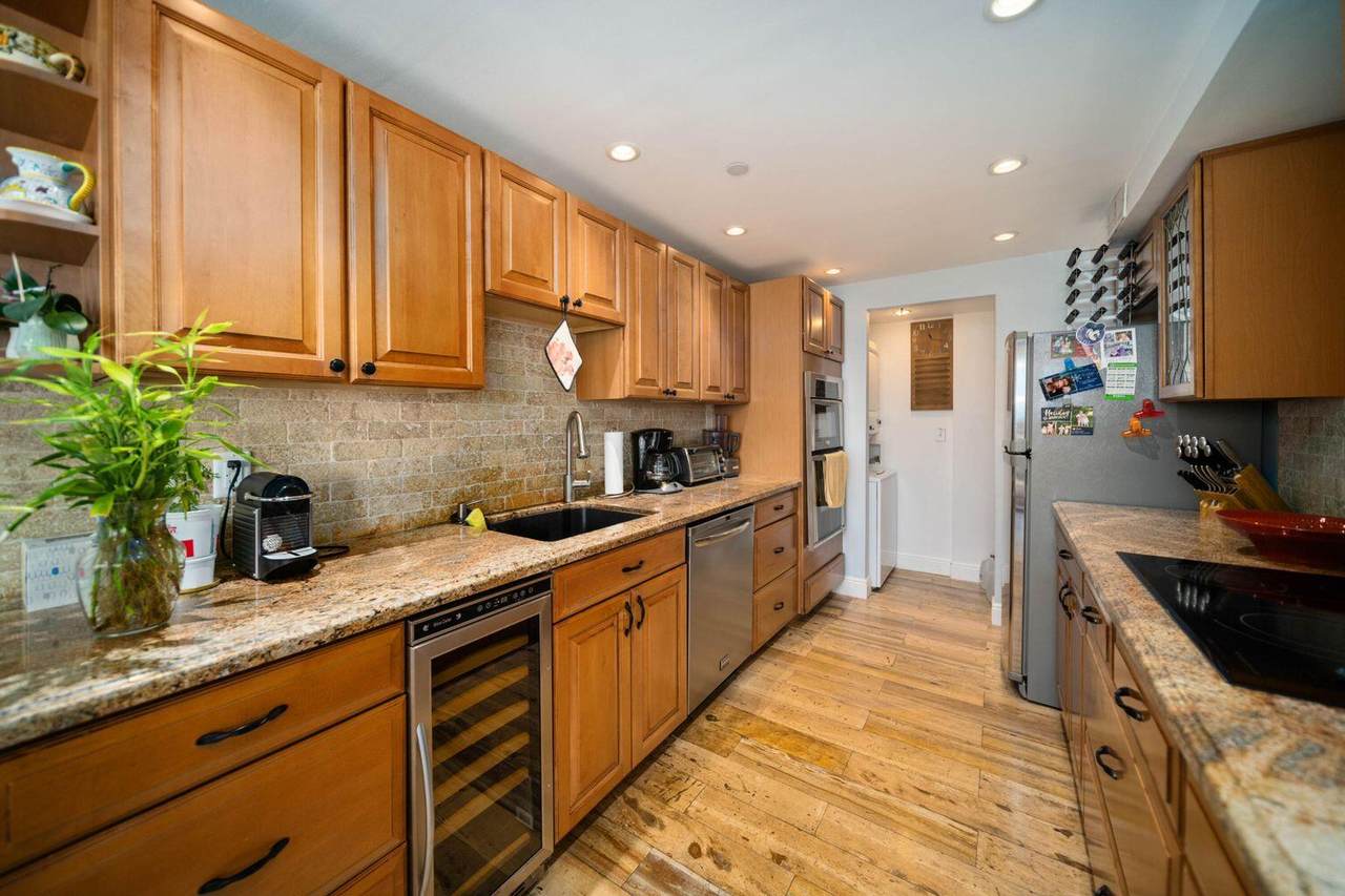 859 Jeffery Street - Photo 1