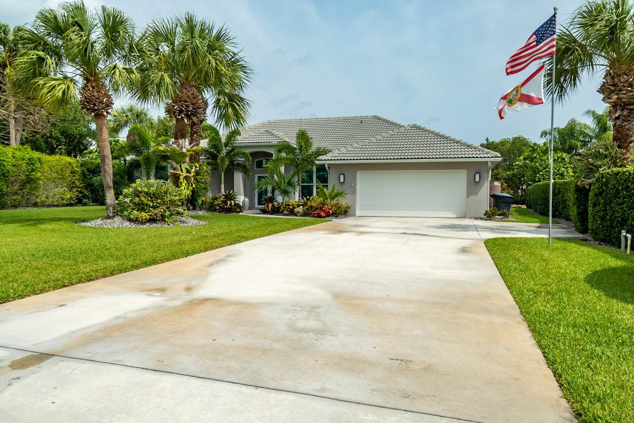 1714 Coconut Drive - Photo 1