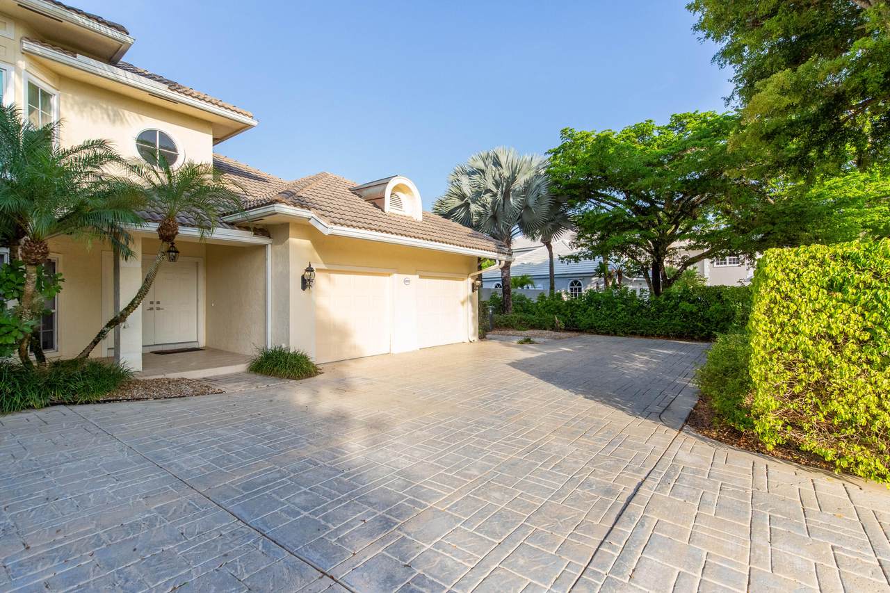 11851 Pebblewood Drive - Photo 1