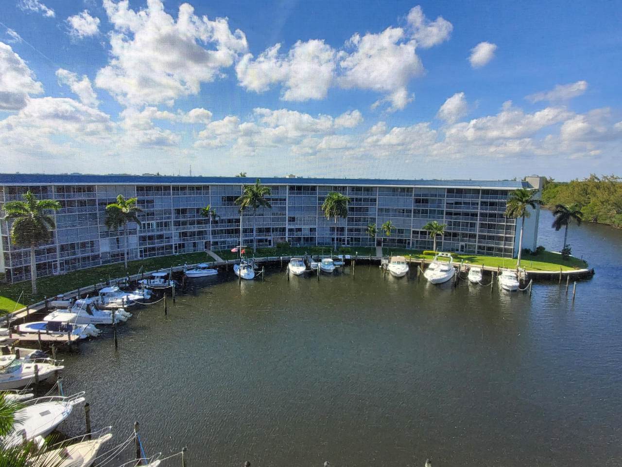 1523 Hillsboro Boulevard - Photo 1