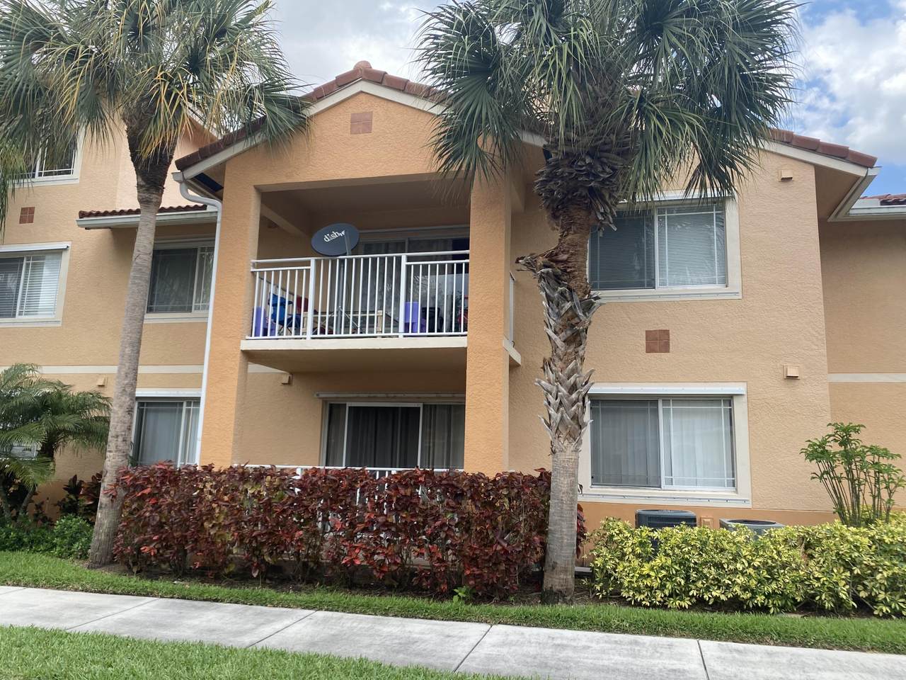 141 Palm Drive - Photo 1