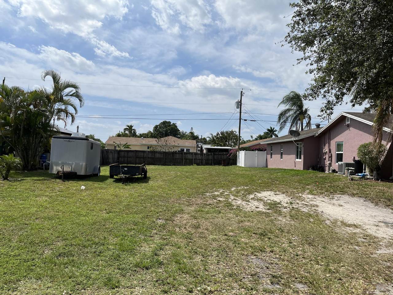 13 & 14 Kitely Avenue - Photo 1