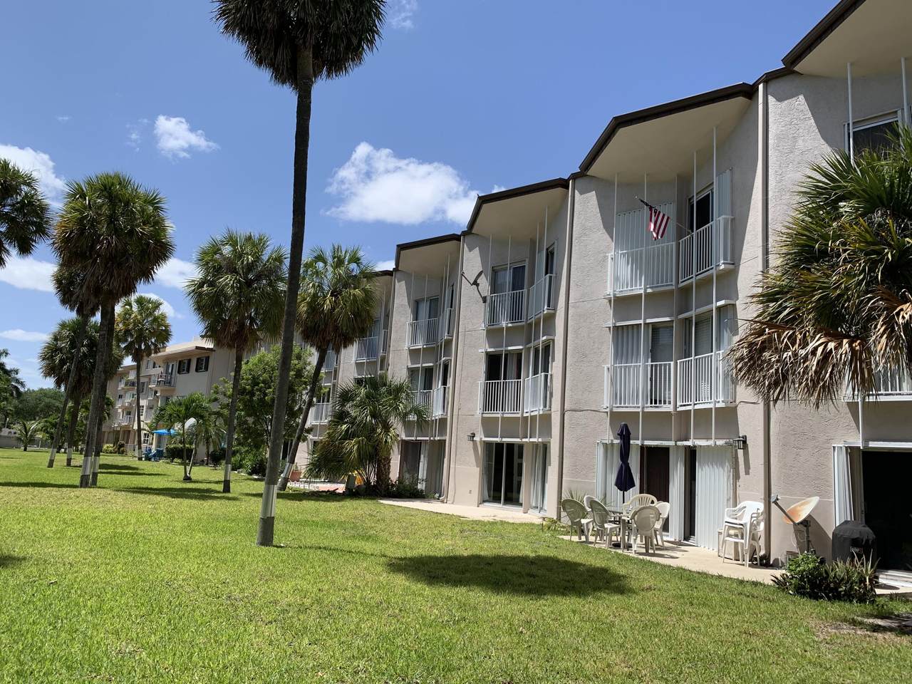1967 Ocean Boulevard - Photo 1
