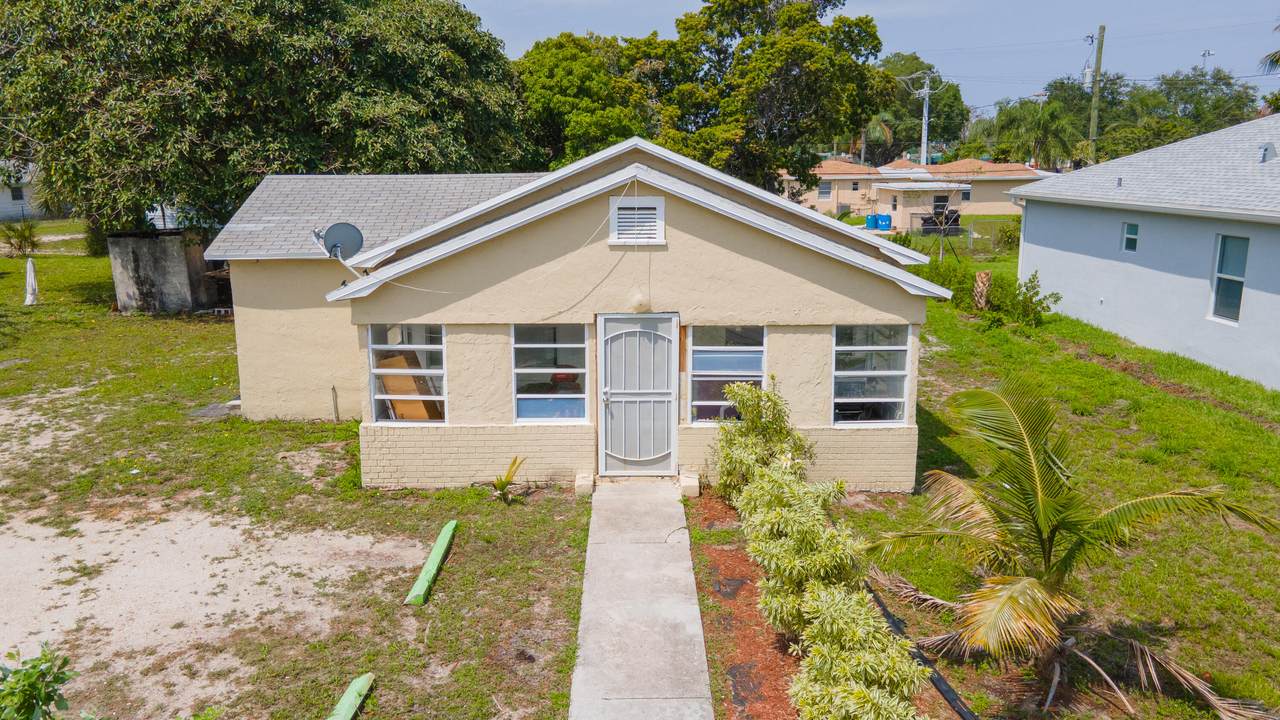 218 9th Avenue - Photo 1
