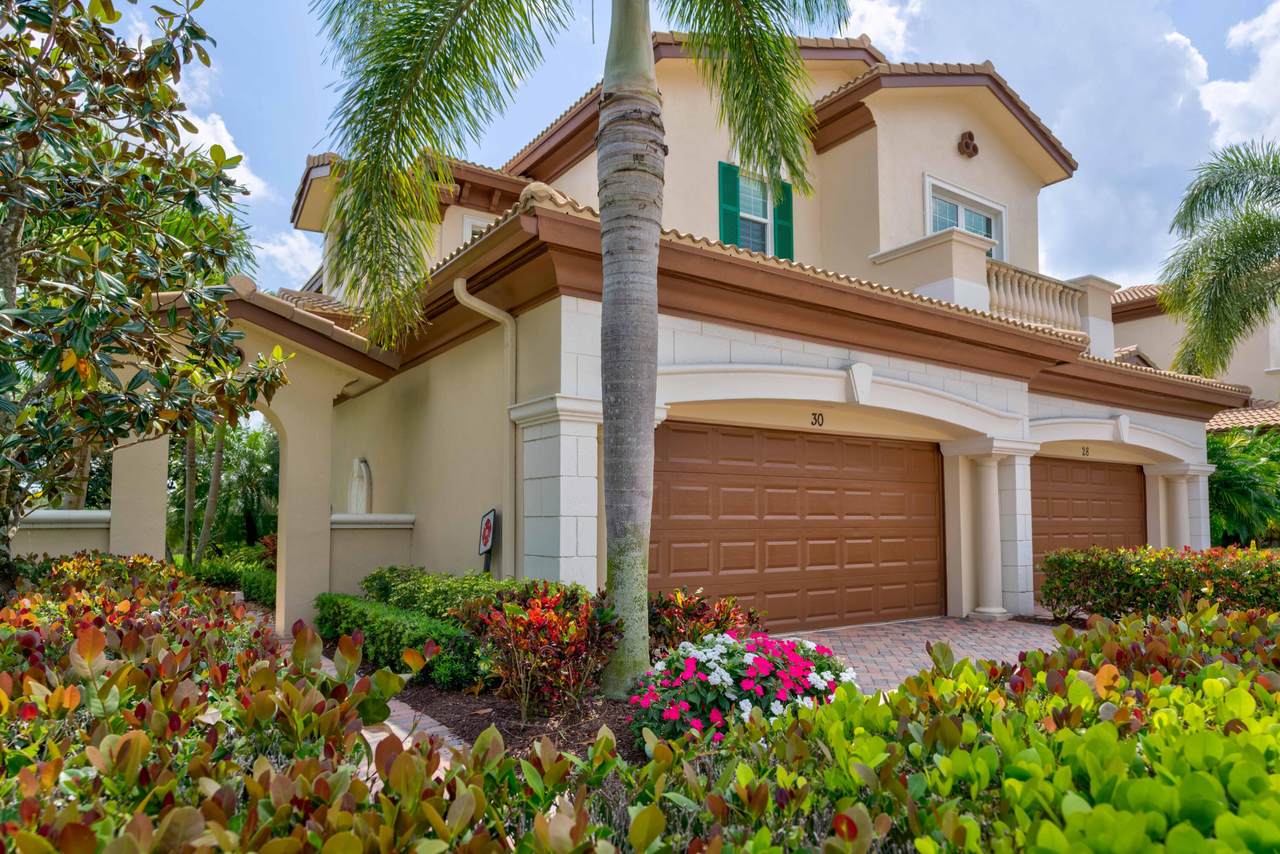 214 Tresana Boulevard - Photo 1