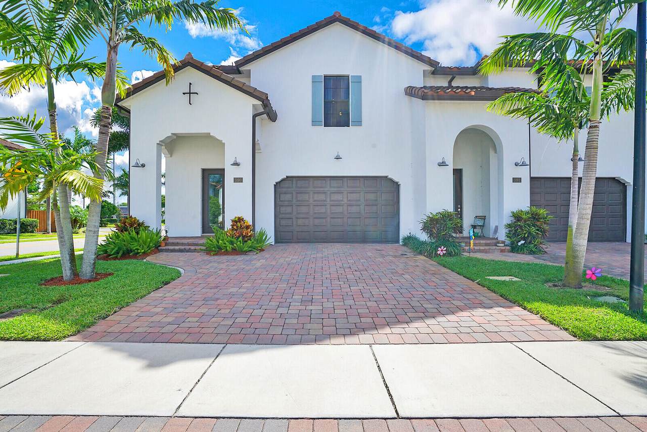3190 Santa Catalina Place - Photo 1