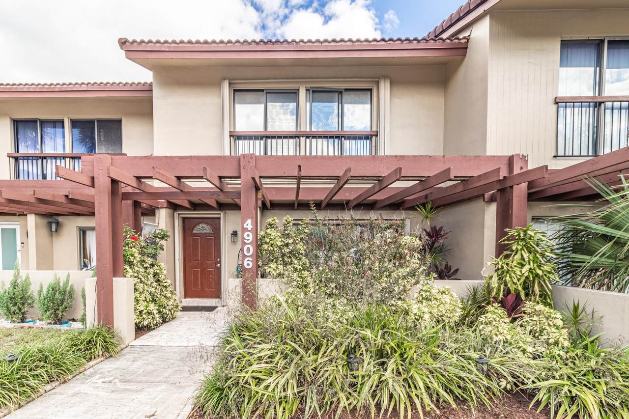 4906 Sheridan Street - Photo 1