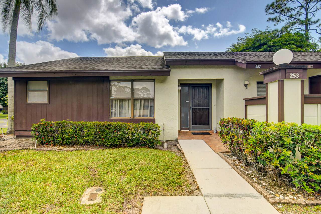 253 Deerfield Court - Photo 1