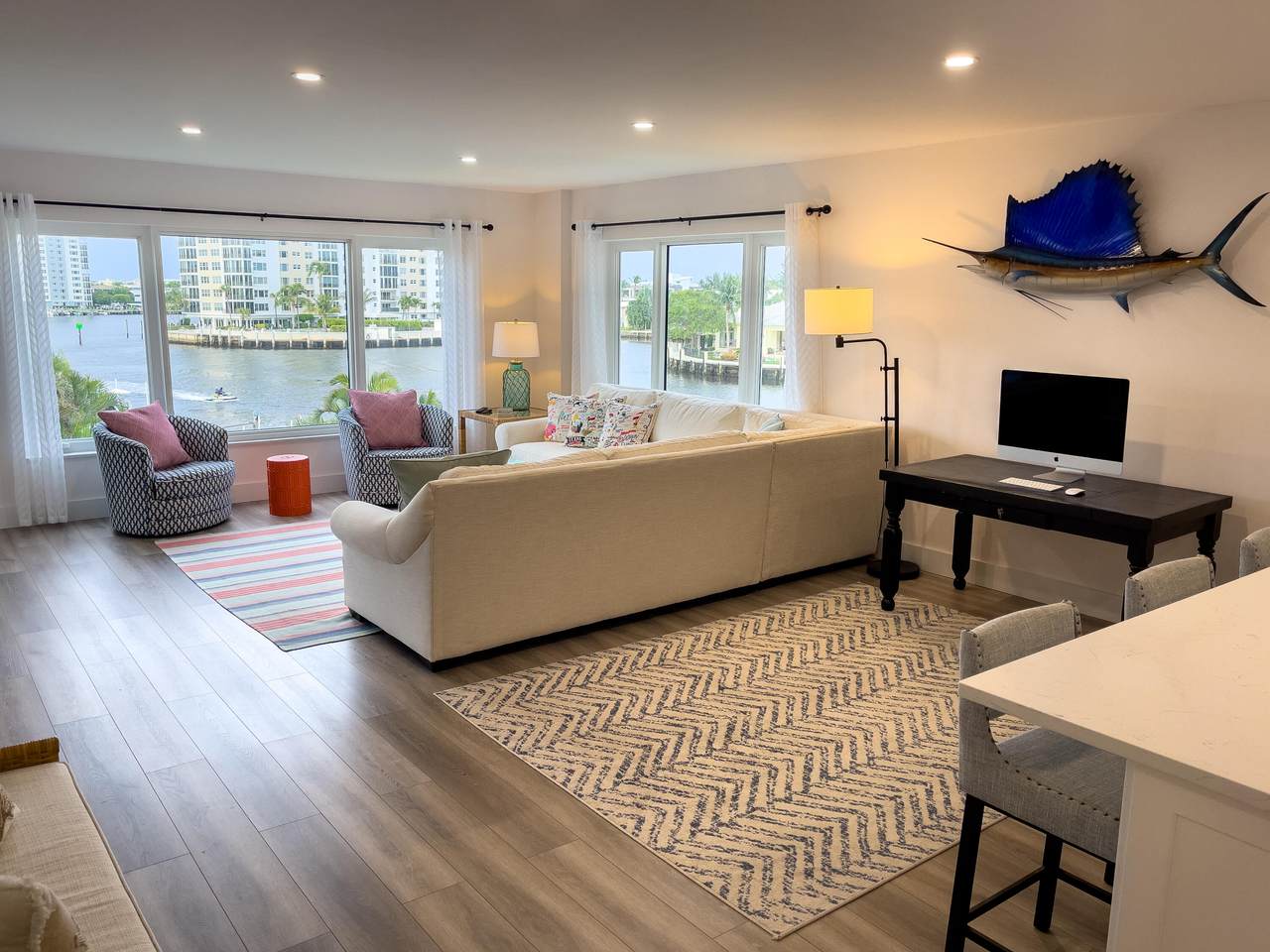 555 6th Avenue - Photo 1